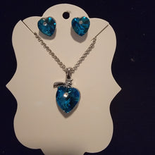Load image into Gallery viewer, Heart Crystal earring set
